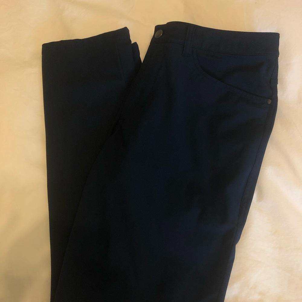 Lululemon Men’s ABC Classic Pant, navy color, 32